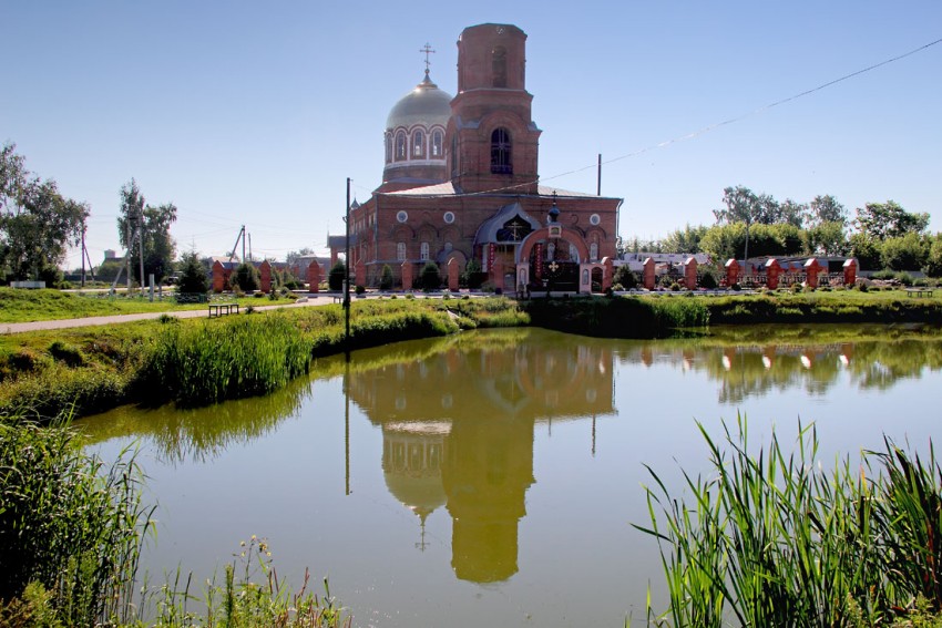 Ичалки. Церковь Михаила Архангела. общий вид в ландшафте