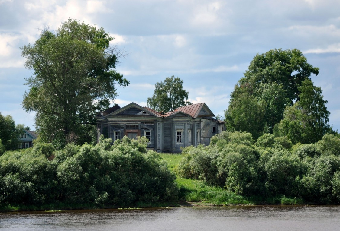 Церковь Сретения Господня (новая), Чекуево (Онежский район, Архангельская область). общий вид в ландшафте, Чекуево. Церковь Сретения Господня.