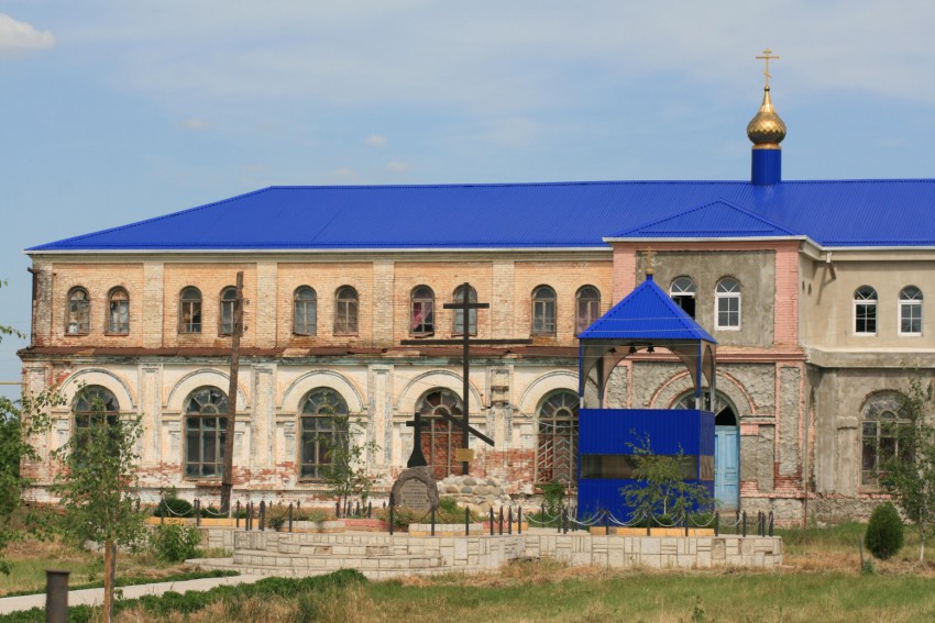 Церковь Димитрия Ростовского, Димитрова (Тимашёвский район, Краснодарский край). фасады