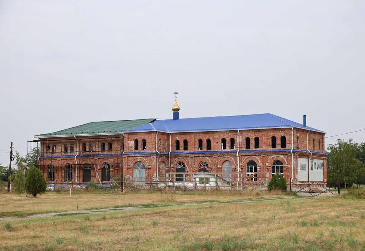 Церковь Димитрия Ростовского, Димитрова (Тимашёвский район, Краснодарский край). фасады