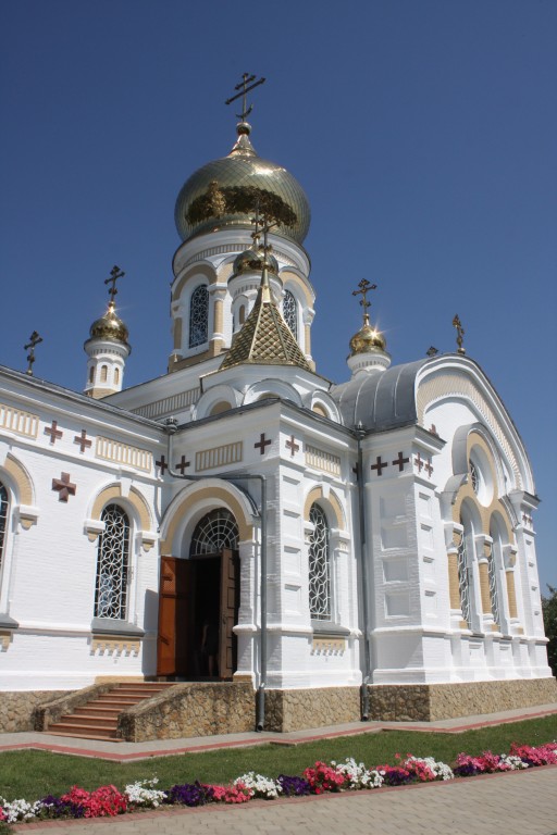 Славянск-на-Кубани. Церковь Успения Пресвятой Богородицы. фасады
