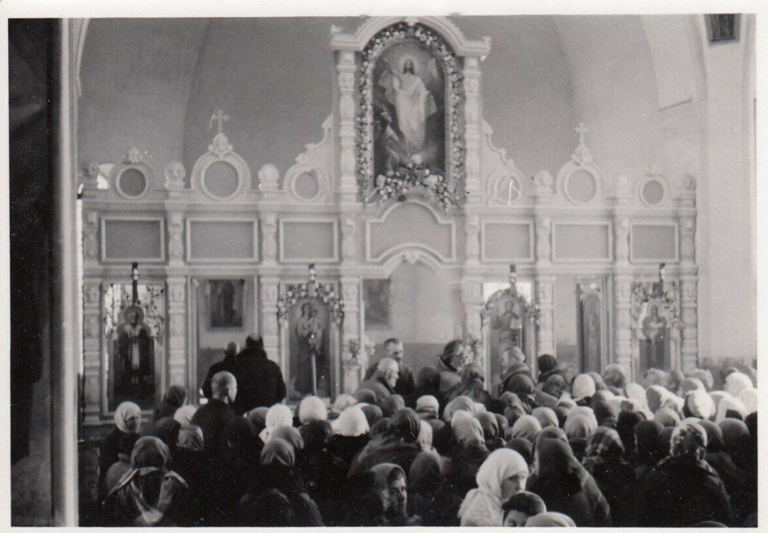 Церковь Успения Пресвятой Богородицы, Славянск-на-Кубани (Славянский район, Краснодарский край). архивная фотография, Интерьер храма. Фото 1942 г. с аукциона e-bay.de