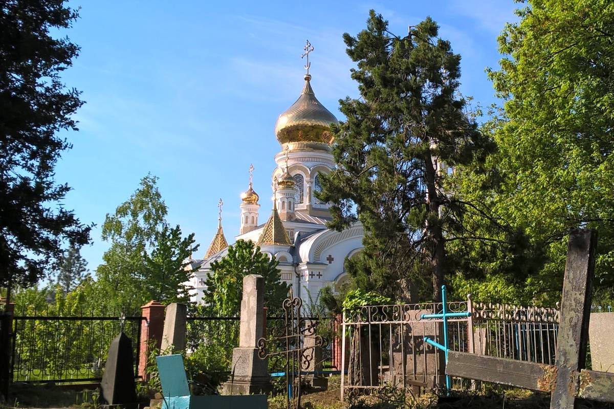 Церковь Успения Пресвятой Богородицы, Славянск-на-Кубани (Славянский район, Краснодарский край). общий вид в ландшафте