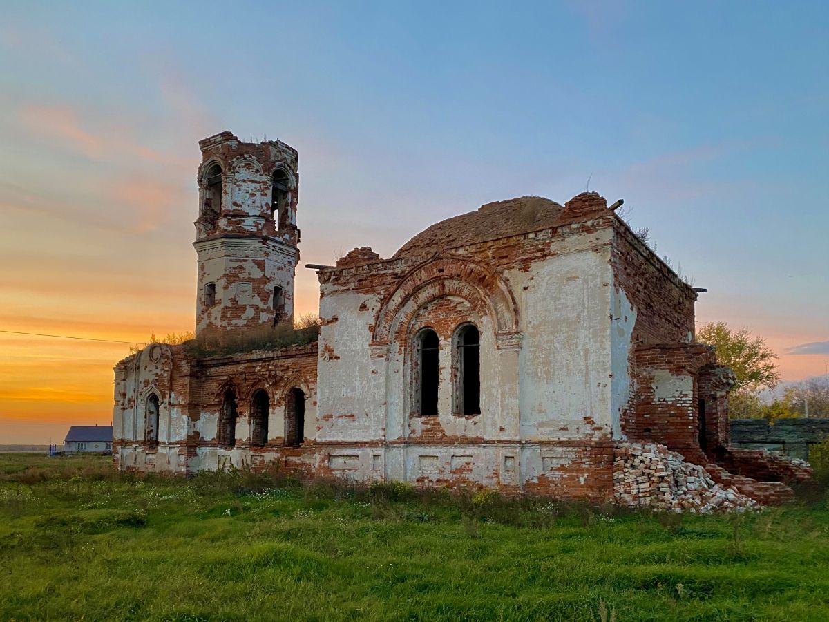 Церковь Троицы Живоначальной, Островное (Мишкинский район, Курганская область). фасады, Вид с ЮВ
