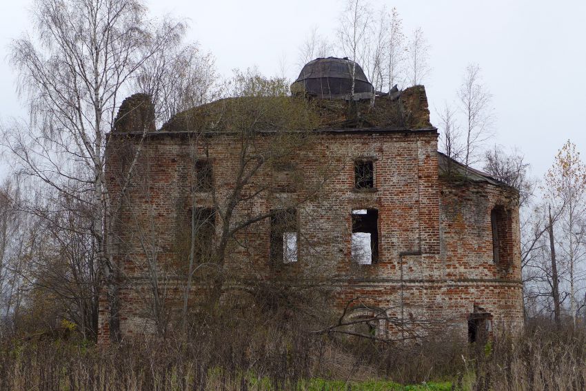 Красное. Церковь Введения во храм Пресвятой Богородицы. фасады, Вид на церковь с юга