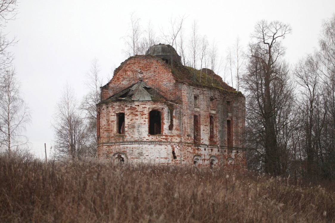 Красное. Церковь Введения во храм Пресвятой Богородицы. фасады