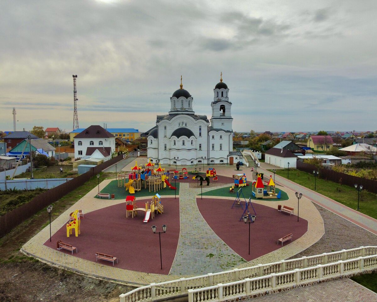 Церковь Рождества Христова (новая), Частоозерье (Частоозерский район, Курганская область). дополнительная информация, Вид с озера