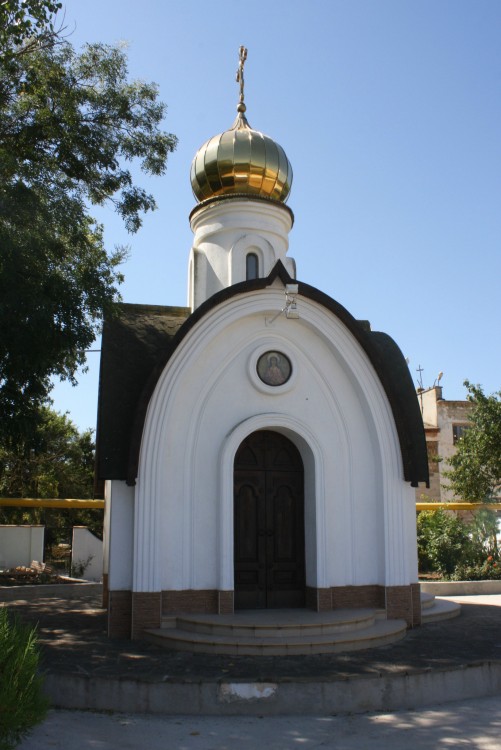 Часовня Троицы Живоначальной, Уютное (Сакский район, Республика Крым). фасады