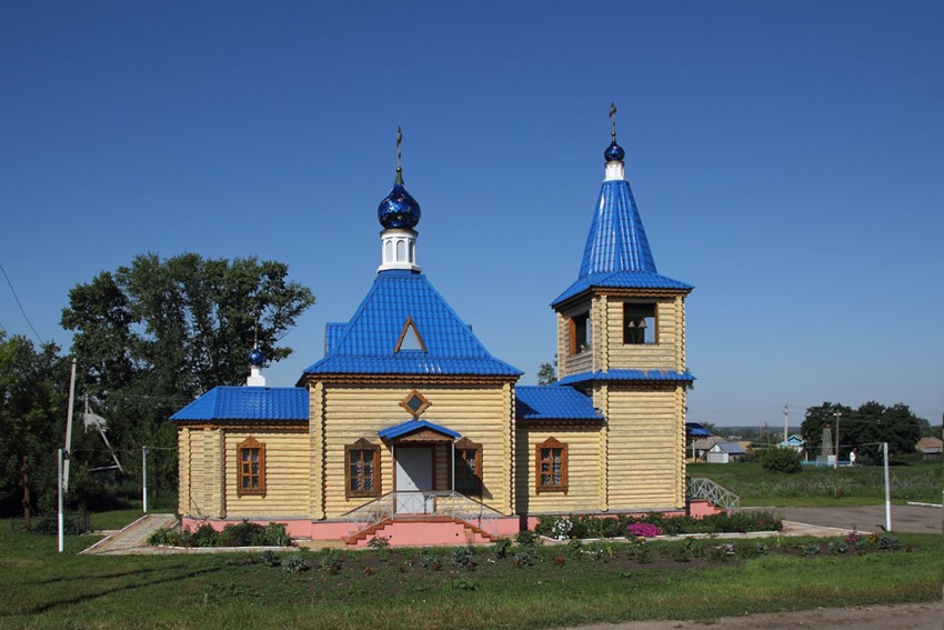 Лада. Церковь Казанской иконы Божией Матери. общий вид в ландшафте
