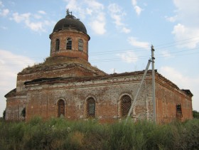 Знаменское. Церковь Троицы Живоначальной