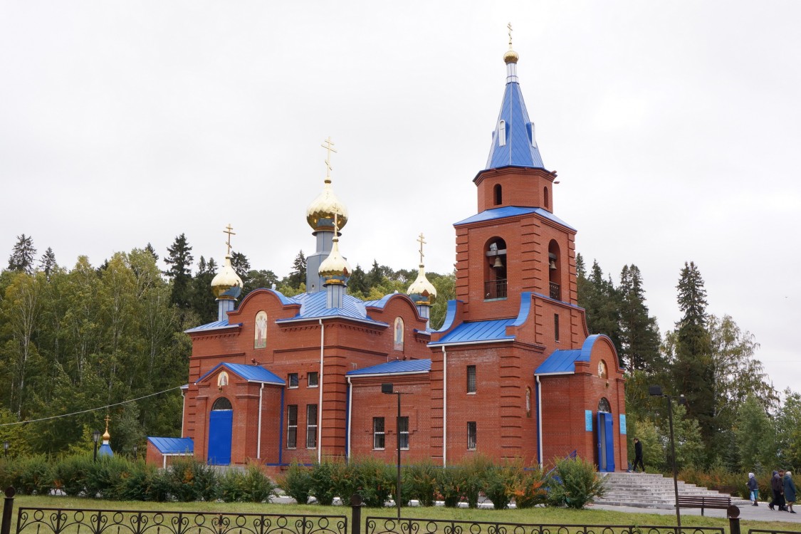 Церковь Георгия Победоносца, Заводоуковск (Заводоуковский городской округ, Тюменская область). фасады