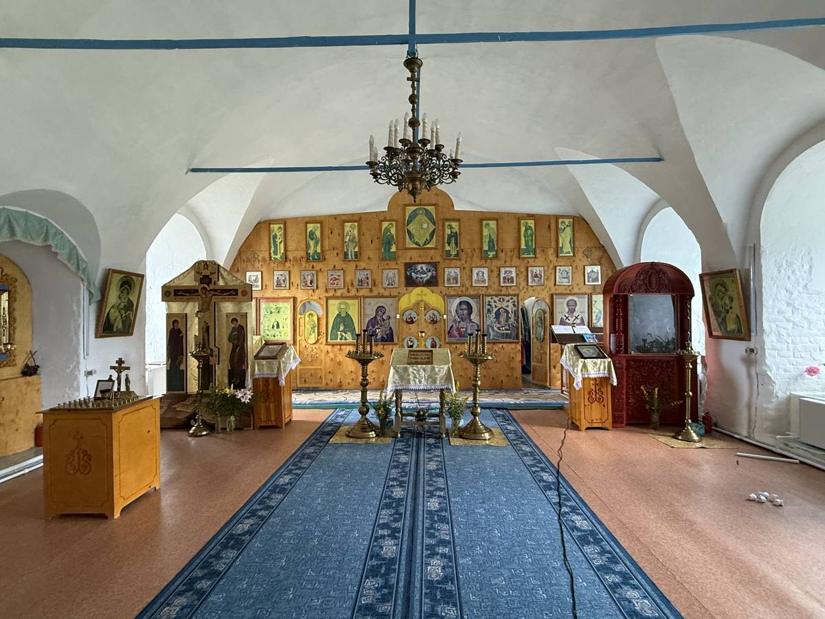 Церковь Успения Пресвятой Богородицы, Демьянское (Уватский район, Тюменская область). интерьер и убранство, Иконостас нижнего храма