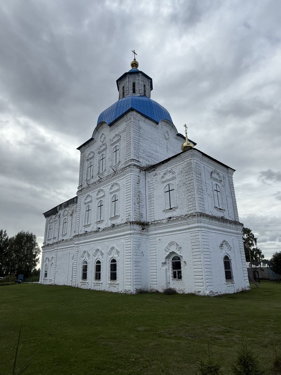 Церковь Успения Пресвятой Богородицы, Демьянское (Уватский район, Тюменская область). фасады, Вид с юго-востока