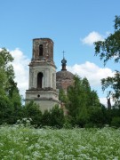 Церковь Смоленской иконы Божией Матери, Вид на церковь со стороны дороги<br>, Георгиевское, Бежецкий район, Тверская область