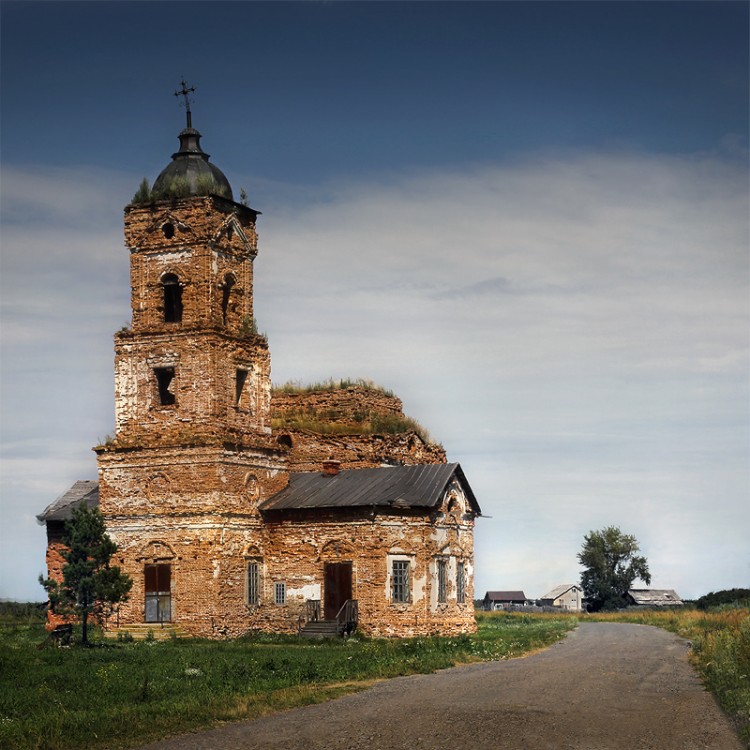 Локти. Церковь Вознесения Господня. художественные фотографии