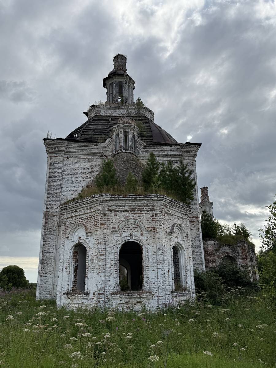 Церковь Прокопия и Иоанна Устюжских, Юровск (Уватский район, Тюменская область). фасады, Вид с востока