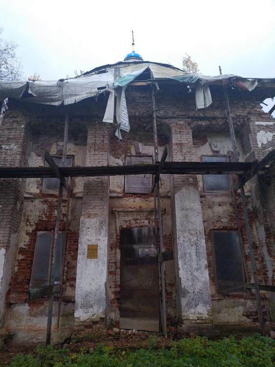 Церковь Успения Пресвятой Богородицы, Рыбинское Заручье (Максатихинский район, Тверская область). архитектурные детали