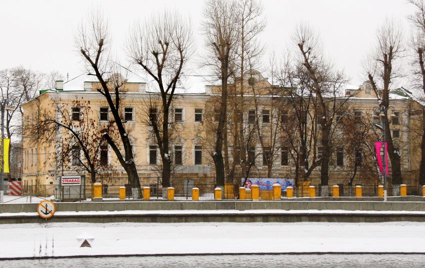 Якиманка. Домовая церковь Введения во Храм Пресвятой Богородицы при Мариинском женском училище. фасады