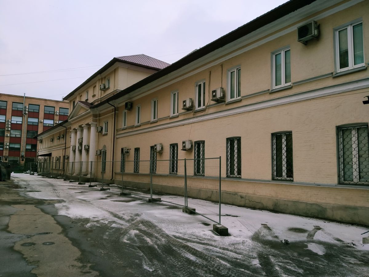 Домовая церковь Всех Святых при больничном корпусе Набилковской богадельни, Мещанский (Центральный административный округ (ЦАО), г. Москва). фасады, больничный корпус Набилковской богадельни (вид со двора)