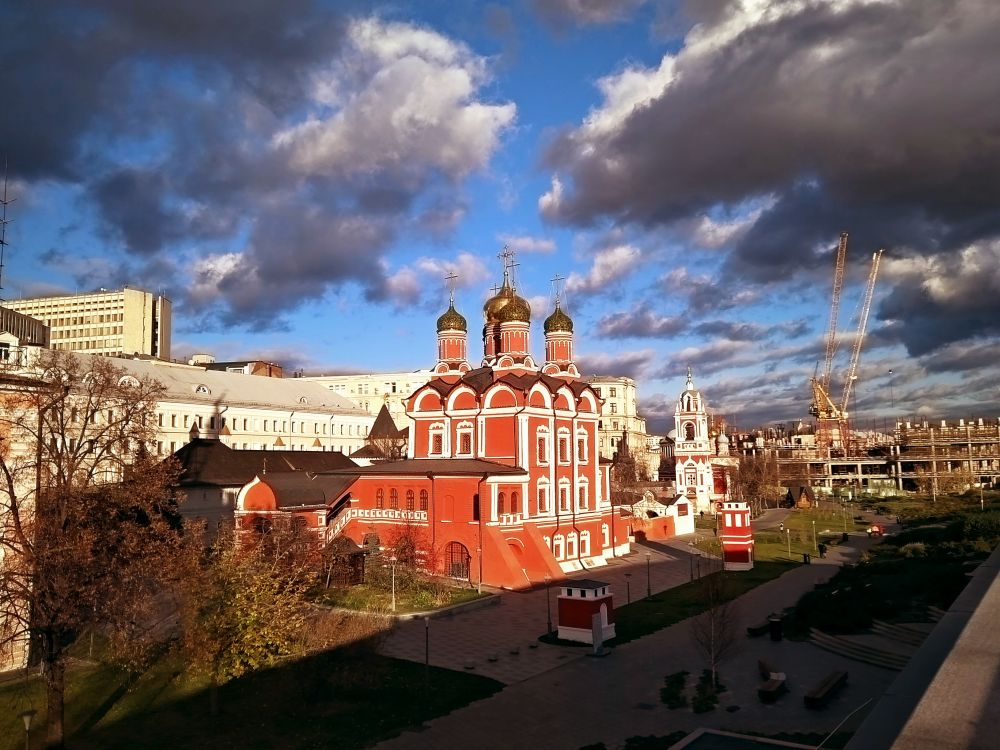 Тверской. Знаменский монастырь. фасады, вид от парка Зарядья