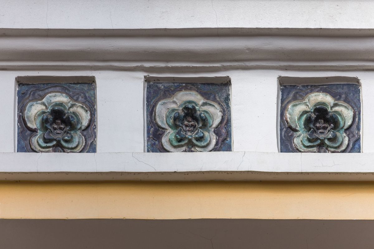 архитектурные детали. Домовая церковь Владимира равноапостольного и Марии Египетской при бывшем Спиридоновском Доме Братолюбивого Общества, Мещанский (Центральный административный округ (ЦАО), г. Москва)