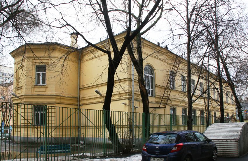 Домовая церковь Троицы Живоначальной при приюте Общества Попечения о бедных и беспризорных детях, Хамовники (Центральный административный округ (ЦАО), г. Москва). фасады