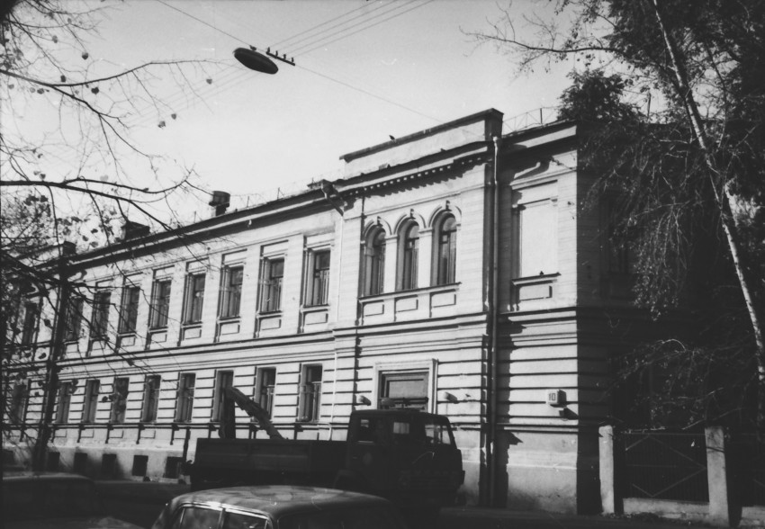 Домовая церковь Троицы Живоначальной при приюте Общества Попечения о бедных и беспризорных детях, Хамовники (Центральный административный округ (ЦАО), г. Москва). фасады