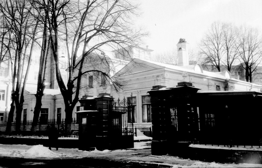 Домовая церковь Владимирской иконы Божией Матери при Резиденции Патриархов Московских и Всея Руси, Хамовники (Центральный административный округ (ЦАО), г. Москва). фасады