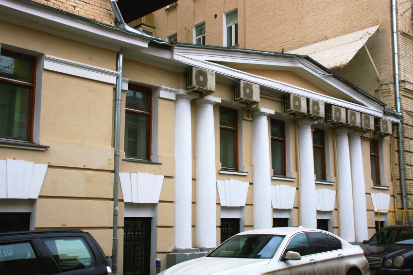 Домовая церковь Николая Чудотворца при доме для служащих Государственного Банка, Пресненский (Центральный административный округ (ЦАО), г. Москва). фасады