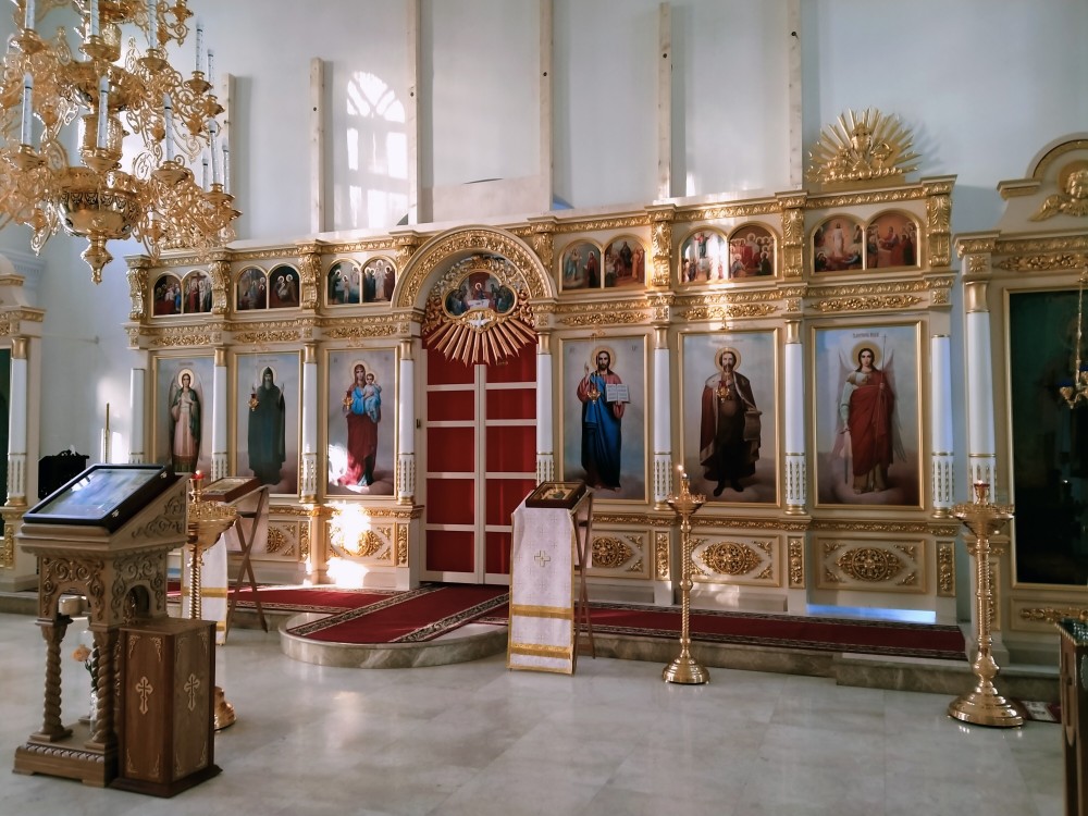 Домовая церковь Филарета Милостивого при Детской городской больнице № 9, Пресненский (Центральный административный округ (ЦАО), г. Москва). интерьер и убранство, иконостас церкви