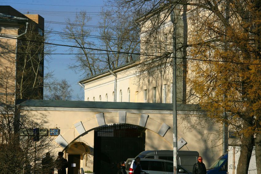 Домовая церковь Петра и Павла при Несвижском Гренадерском полку в Хамовнических казармах, Хамовники (Центральный административный округ (ЦАО), г. Москва). фасады