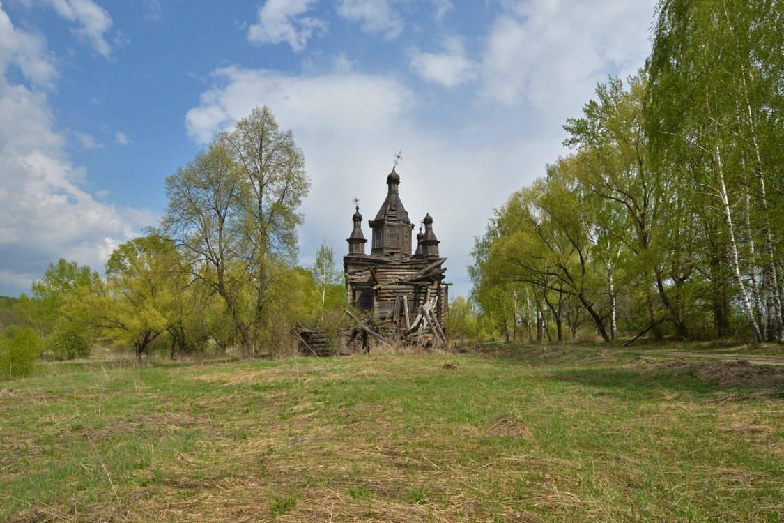 Нечаевка (Высадки). Церковь Михаила Архангела. общий вид в ландшафте, Общий вид с запада
