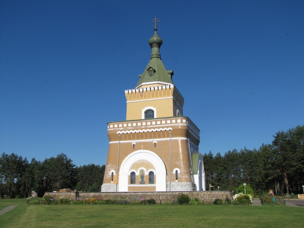 Лесная. Церковь Петра и Павла. фасады