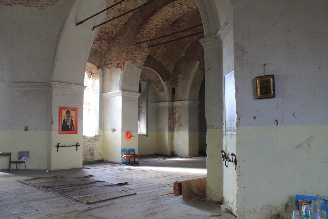 Церковь Димитрия Солунского, Юлово (Мокшанский район, Пензенская область). интерьер и убранство