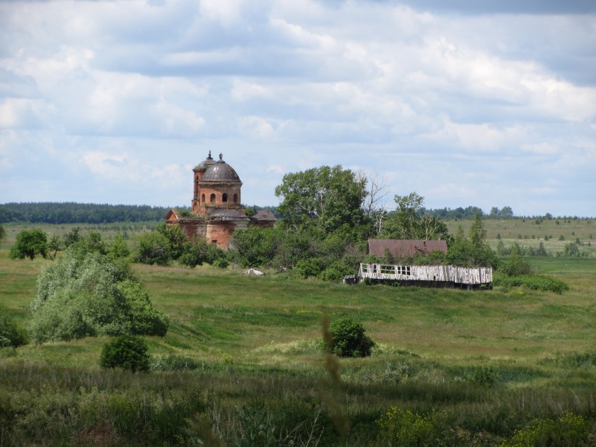Церковь Успения Пресвятой Богородицы, Камышлейка (Неверкинский район, Пензенская область). общий вид в ландшафте