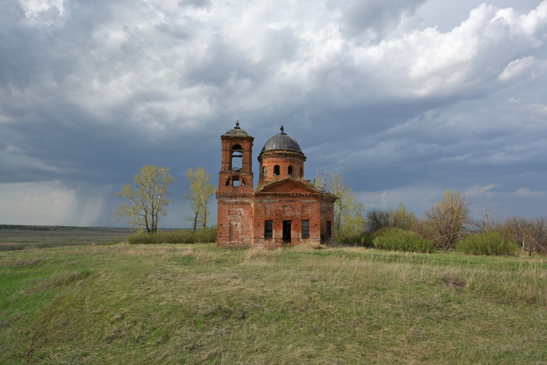 Камышлейка. Церковь Успения Пресвятой Богородицы. общий вид в ландшафте, Общий вид с юга