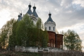 Лещиново. Церковь Рождества Христова