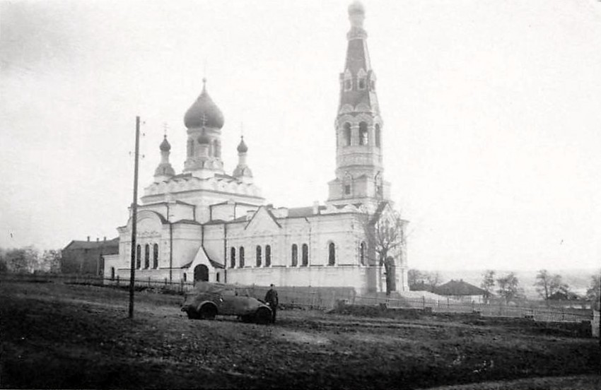 Кафедральный собор Успения Пресвятой Богородицы, Балта (Савранский район, Украина, Одесская область). архивная фотография, 1942 с сайта https://pastvu.com/p/419978