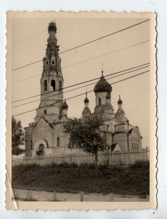 Кафедральный собор Успения Пресвятой Богородицы, Балта (Савранский район, Украина, Одесская область). архивная фотография, Вид с юго-западной стороны. Фото 1941 г. с аукциона e-bay.de