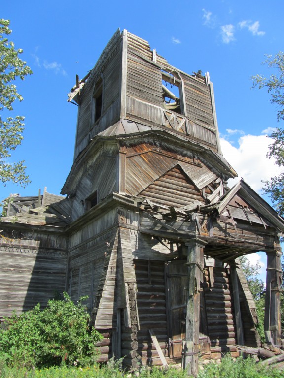 Малая Садовка. Церковь Покрова Пресвятой Богородицы (старая). фасады