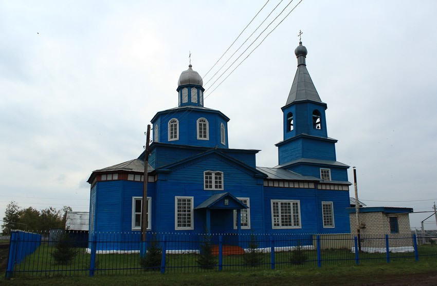 Новая Кармала. Церковь Александра Невского. фасады