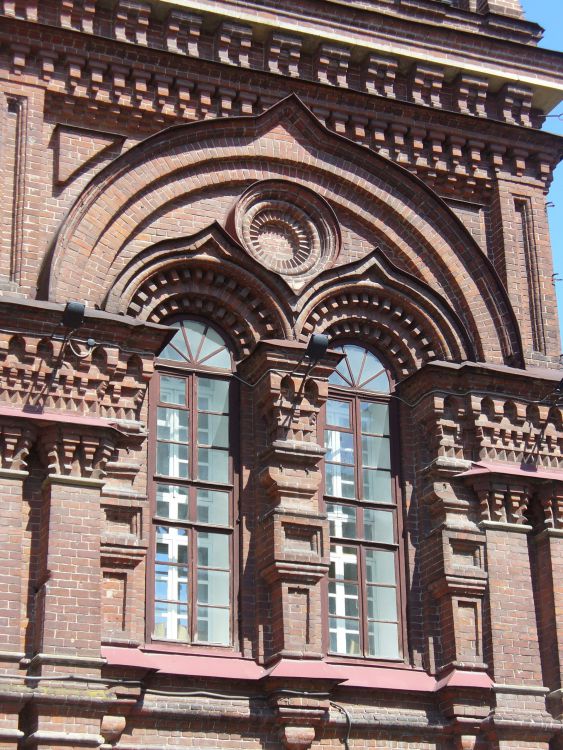 Церковь Обретения главы Иоанна Предтечи в колокольне Богоявленского собора, Вахитовский район (Казань, город, Республика Татарстан). архитектурные детали, Окно второго яруса колокольни, западная сторона.