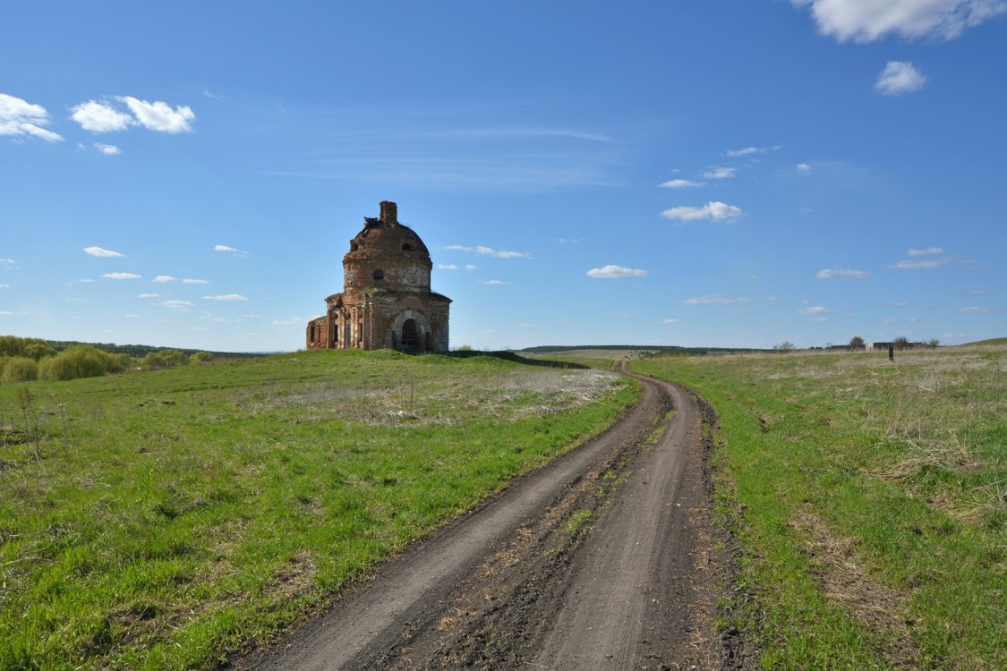 Суровка. Церковь Николая Чудотворца. общий вид в ландшафте, Общий вид с востока