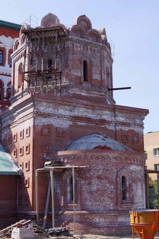 Церковь Трёх Святителей при Поволжском православном институте имени святителя Алексия, Тольятти (Тольятти, город, Самарская область). документальные фотографии, Новый строящийся храм при Православном институте.