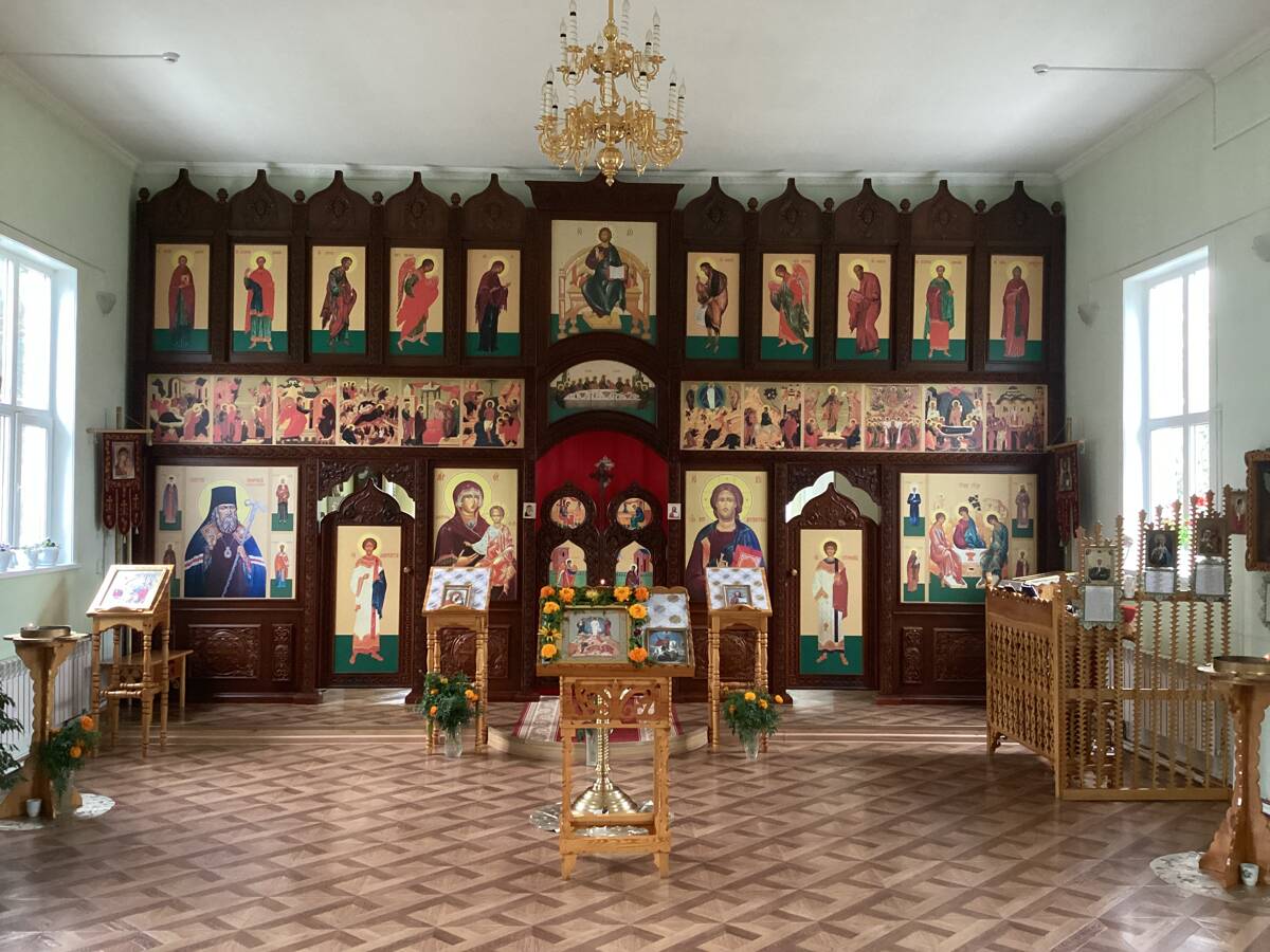 Церковь Троицы Живоначальной, Курумкан (Курумканский район, Республика Бурятия). интерьер и убранство, Алтарь нового храма