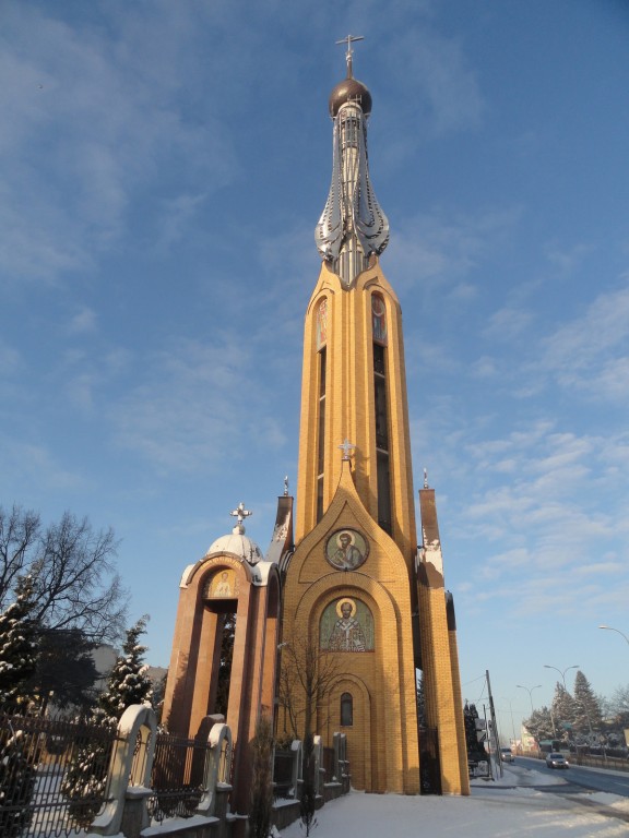 Белосток. Церковь Сошествия Святого Духа. фасады