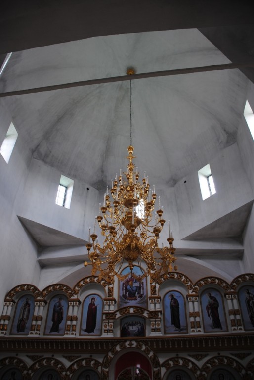 Церковь Преображения Господня, Баргузин (Баргузинский район, Республика Бурятия). интерьер и убранство, Паникадило Преображенской церкви.