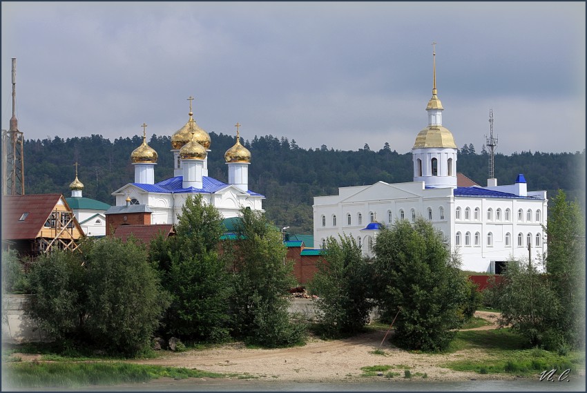 Фёдоровка. Благовещенский скит. общий вид в ландшафте