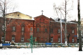 Москва. Церковь Спаса Всемилостивого в здании бывшего рукодельного корпуса Скорбященского монастыря