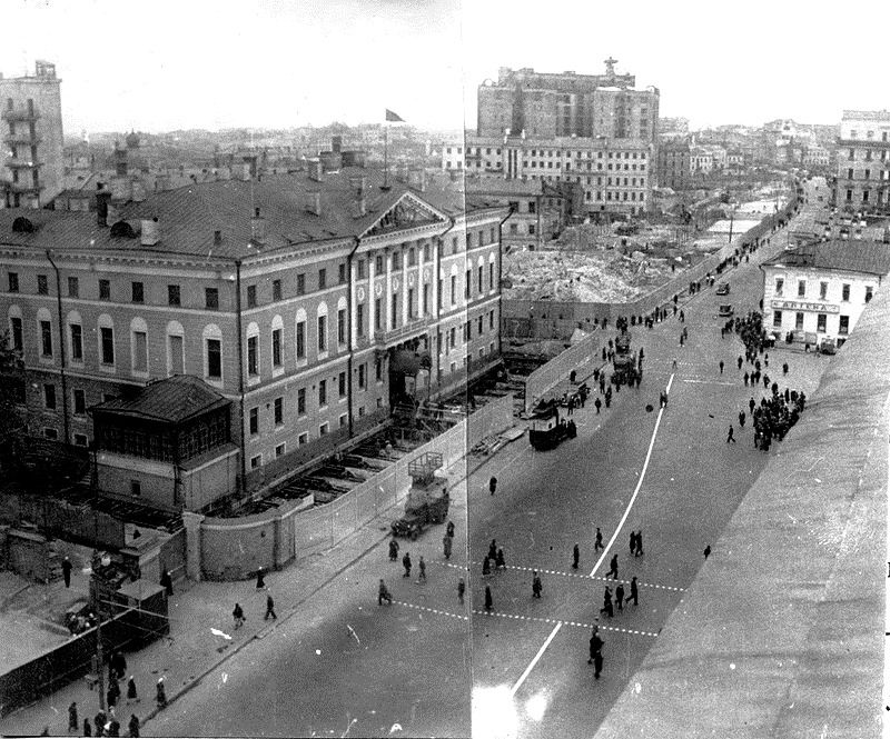 Церковь Александра Невского и Сергия Радонежского в бывшем доме генерал-губернатора, Тверской (Центральный административный округ (ЦАО), г. Москва). архивная фотография, Передвижение здания